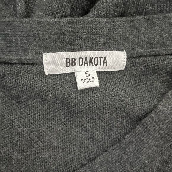BB Dakota Dark Gray Knit V Neck Lace Up Front Sweater Size S - Picture 6 of 6